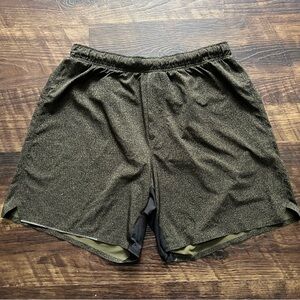 Lululemon athletica M7940S surge linerless 7” green geometric athletic shorts L